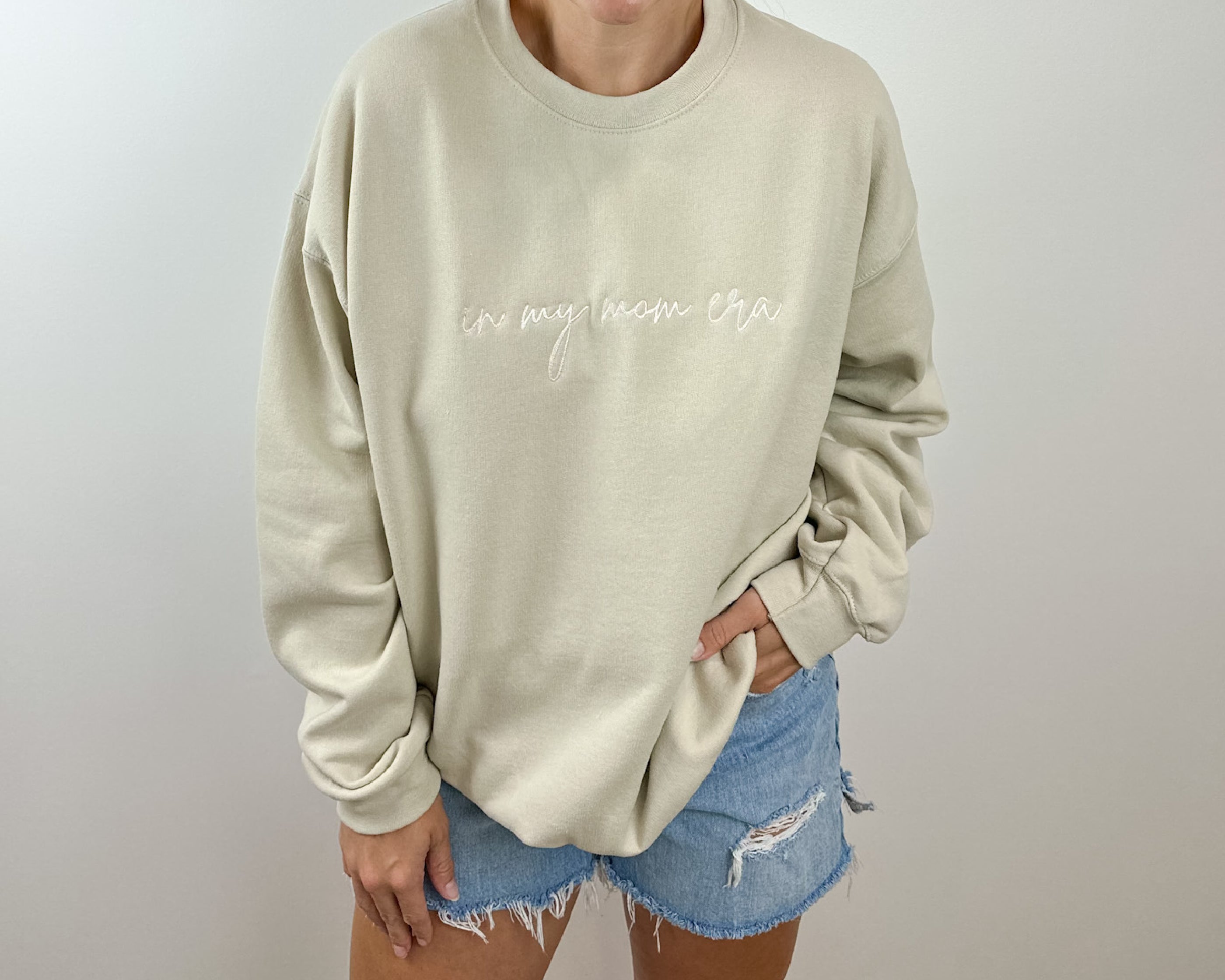 Mom crewneck online